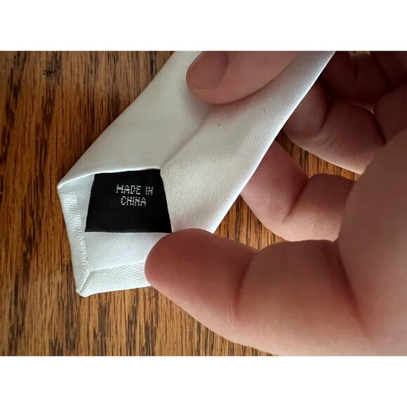 Van Heusen White long tie with tie clip - Picture 6 of 6